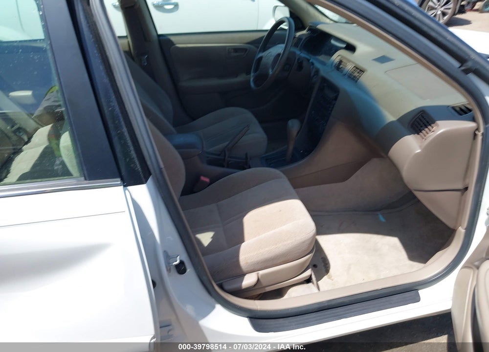 2001 TOYOTA CAMRY LE VIN: 4T1BG22KX1U770792