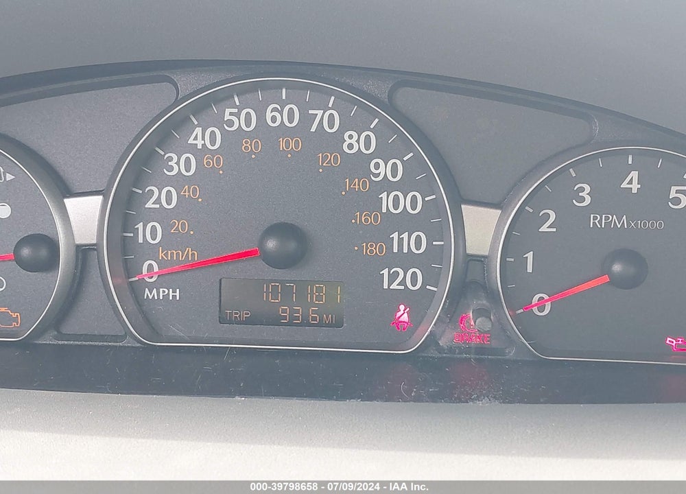 2004 SATURN ION 2 VIN: 1G8AJ52F34Z215397
