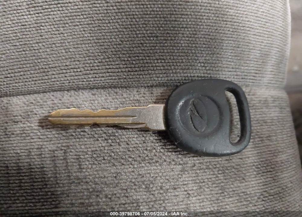 2002 OLDSMOBILE INTRIGUE GX VIN: 1G3WH52H42F271744