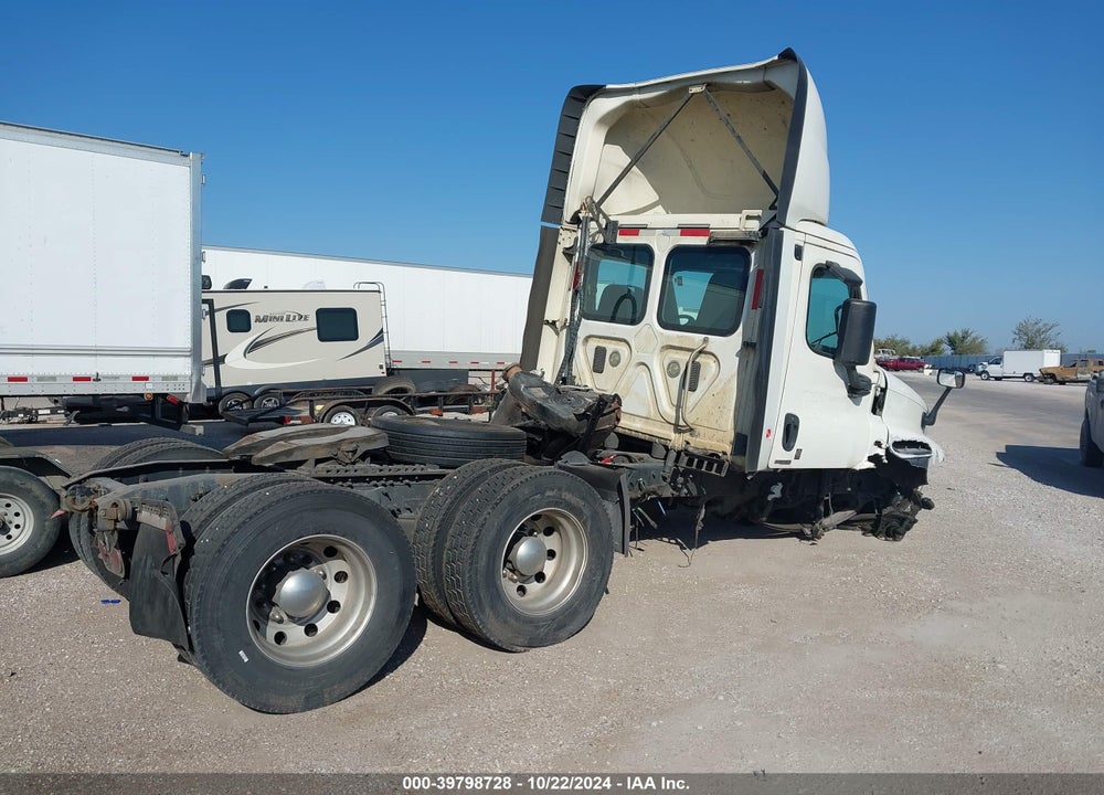 2016 FREIGHTLINER CASCADIA 125 VIN: 3AKJGEDV5GSGV3564
