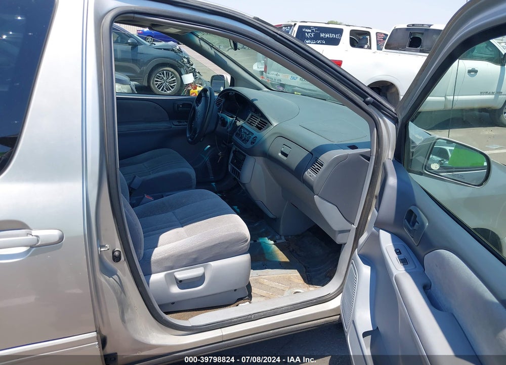 2002 TOYOTA SIENNA CE VIN: 4T3ZF19C12U437738