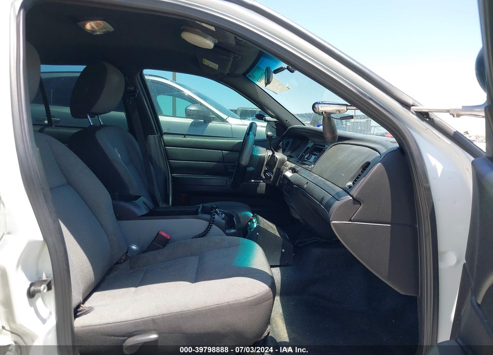 2011 FORD CROWN VICTORIA POLICE INTERCEPTOR VIN: 2FABP7BV9BX118757