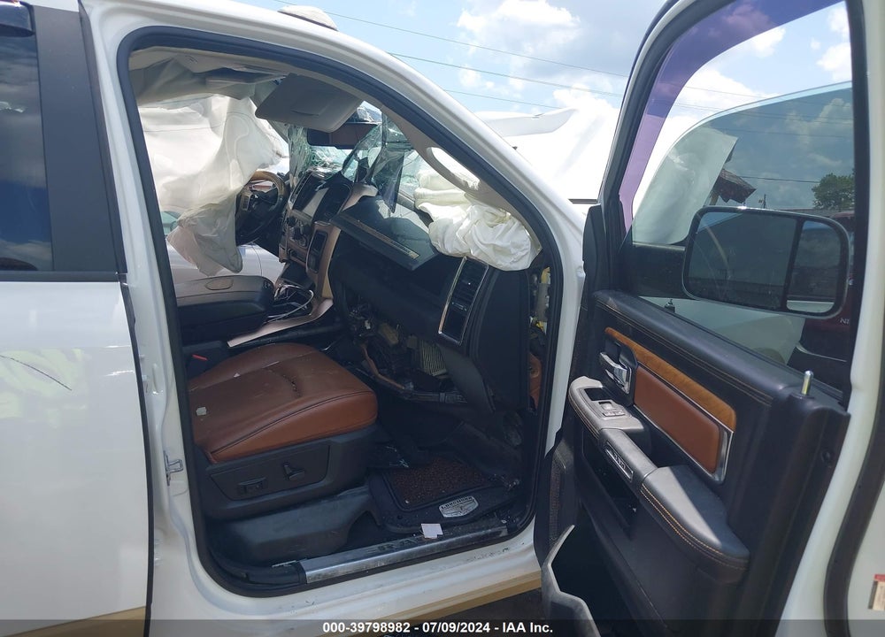 2017 RAM 2500 LONGHORN MEGA CAB 4X4 6'4 BOX VIN: 3C6UR5PL2HG547645