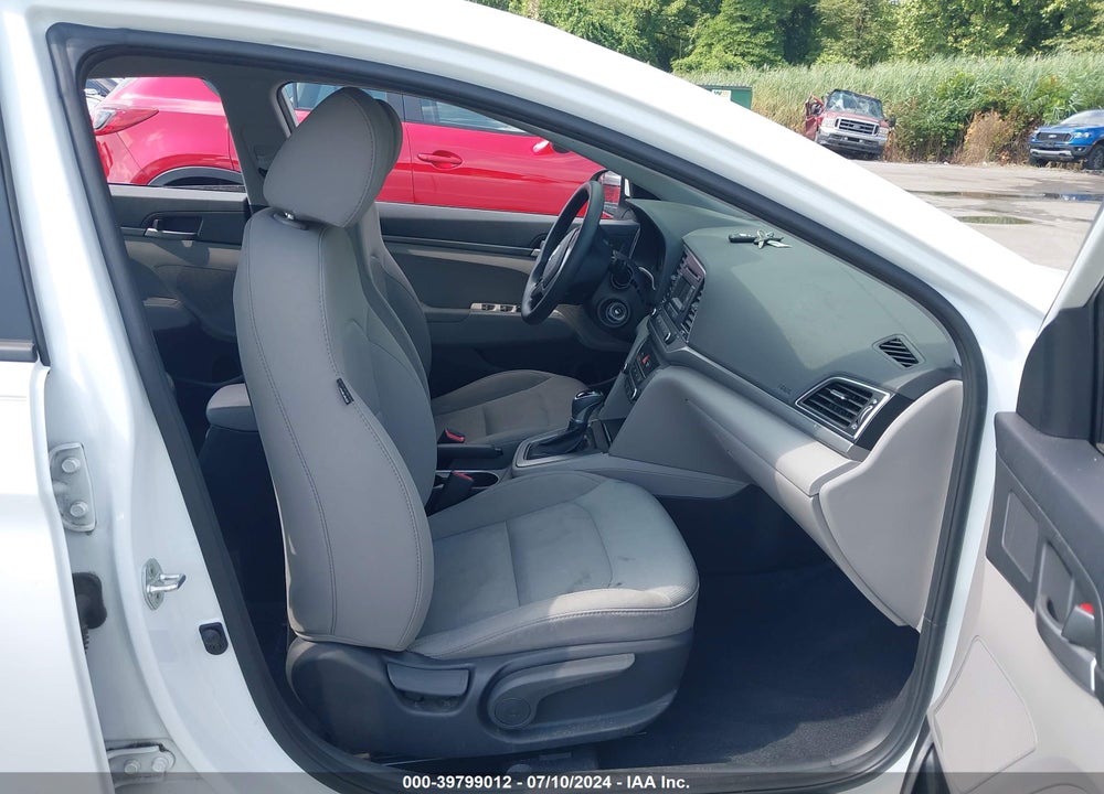 2017 HYUNDAI ELANTRA SE VIN: 5NPD74LF7HH181374