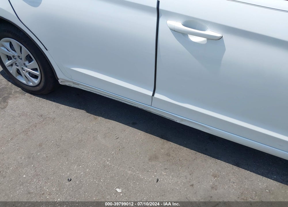 2017 HYUNDAI ELANTRA SE VIN: 5NPD74LF7HH181374
