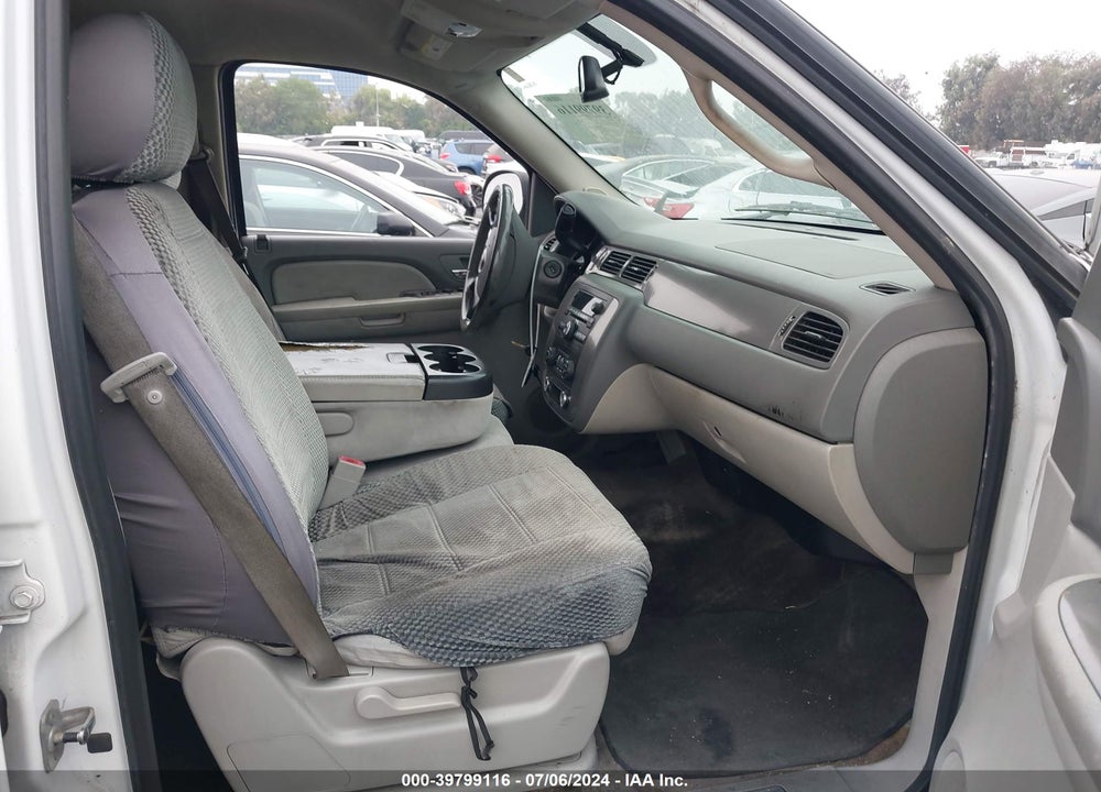 2008 CHEVROLET TAHOE LS VIN: 1GNFC13028R189316
