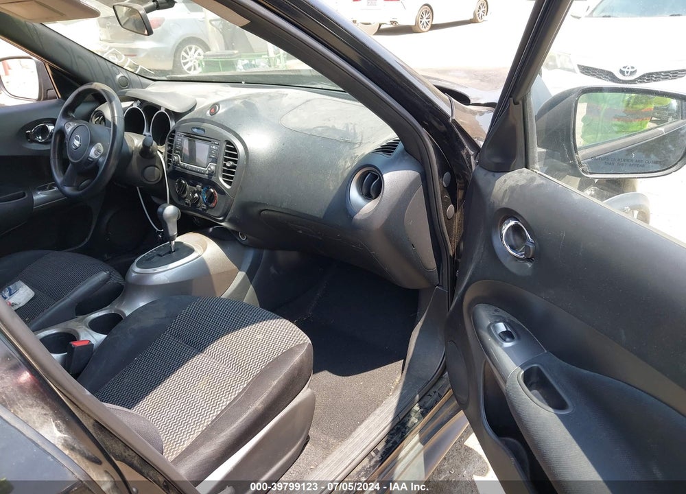 2015 NISSAN JUKE S VIN: JN8AF5MRXFT510585