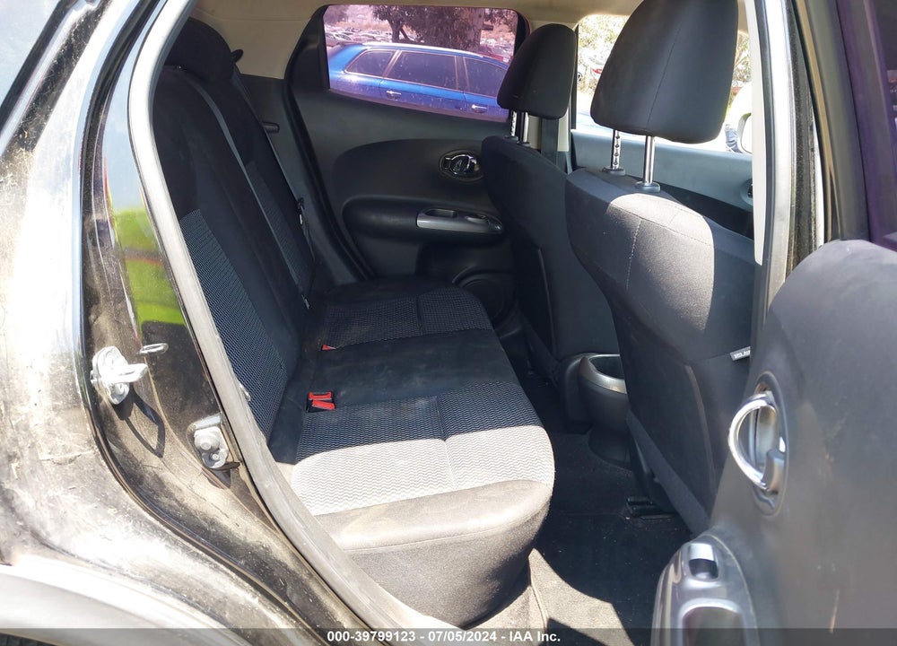 2015 NISSAN JUKE S VIN: JN8AF5MRXFT510585