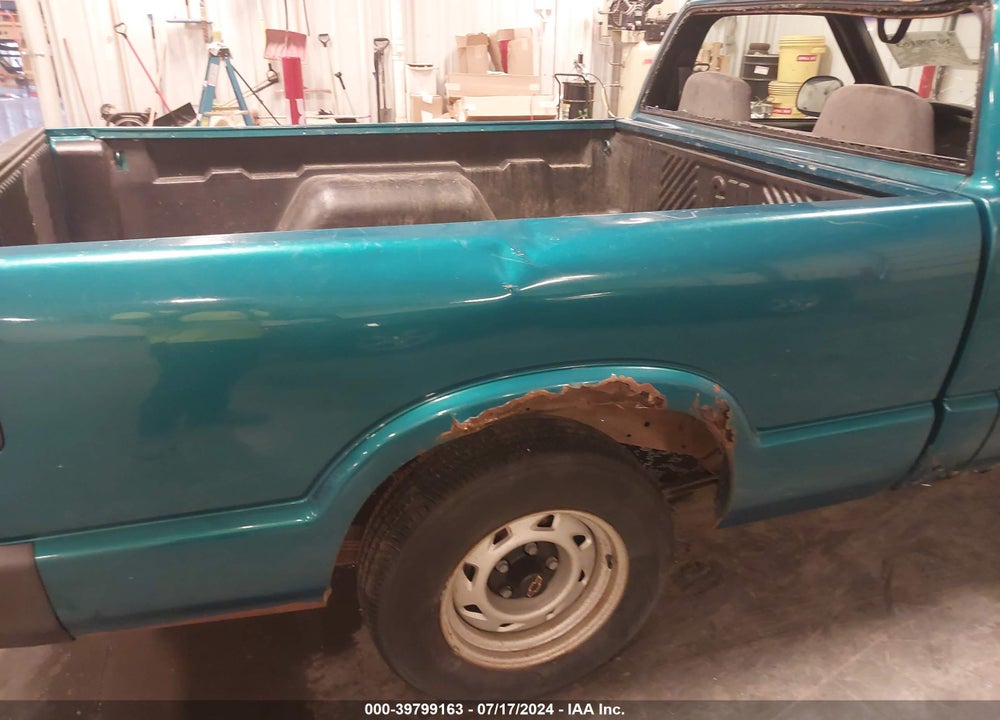 1994 CHEVROLET S TRUCK S10 VIN: 1GCCS1442R8236383