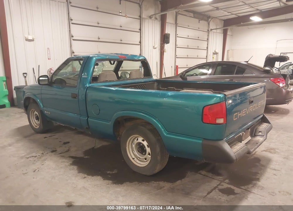 1994 CHEVROLET S TRUCK S10 VIN: 1GCCS1442R8236383