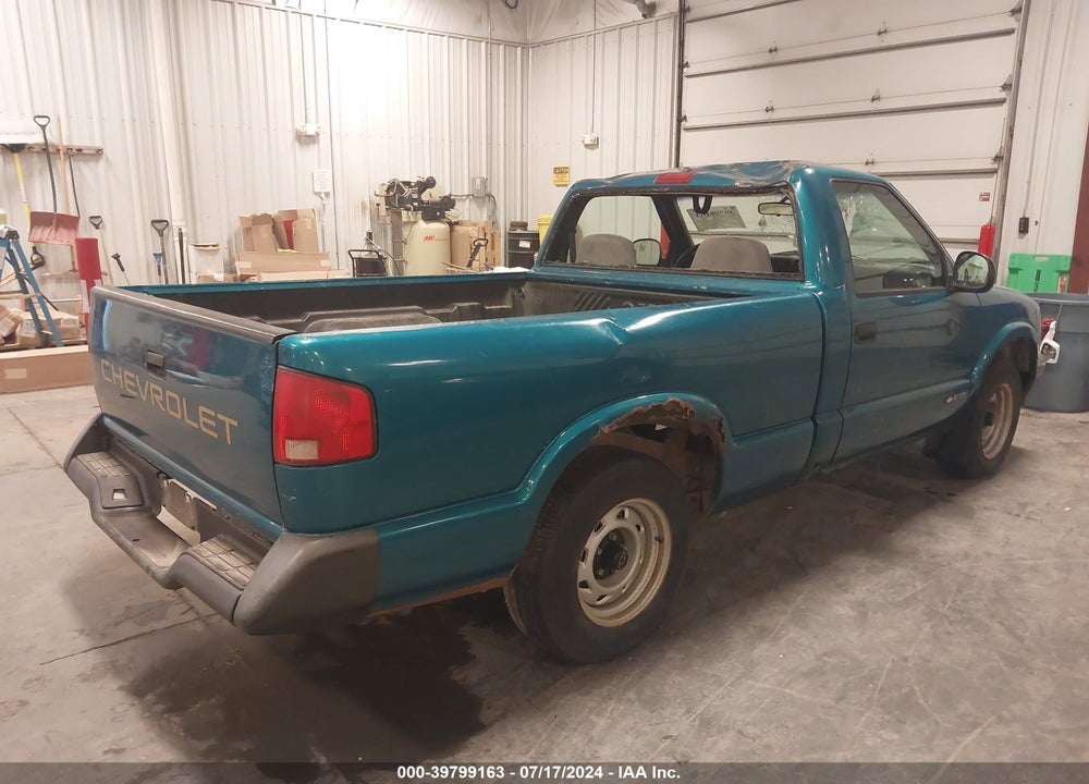 1994 CHEVROLET S TRUCK S10 VIN: 1GCCS1442R8236383