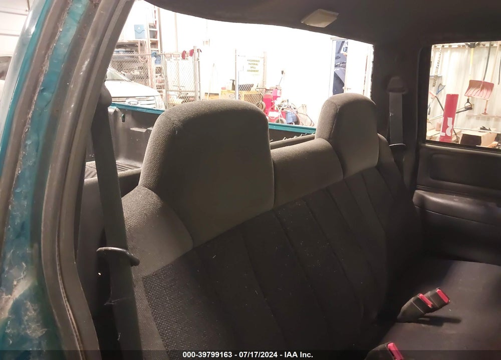 1994 CHEVROLET S TRUCK S10 VIN: 1GCCS1442R8236383