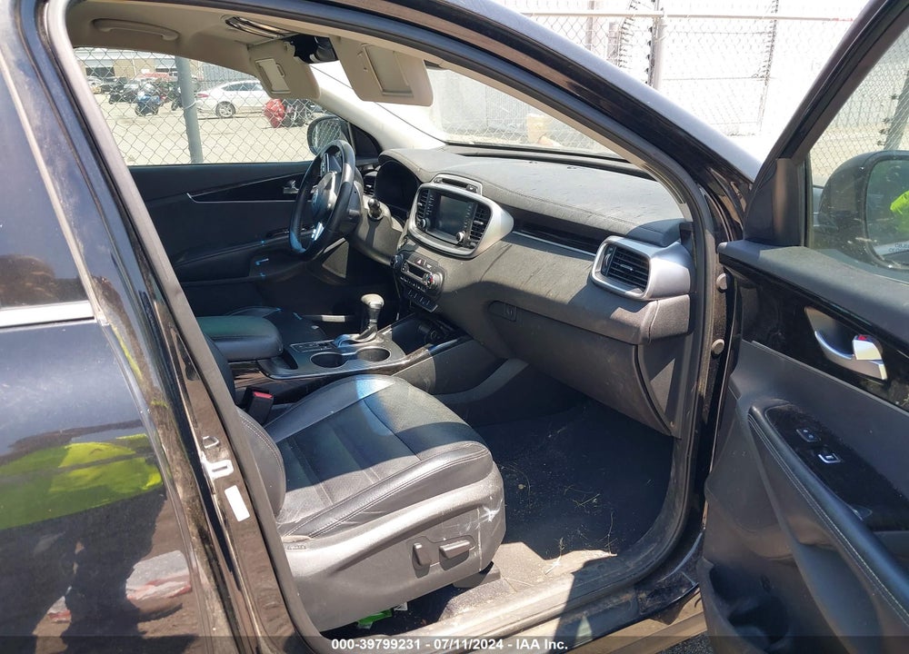 2019 KIA SORENTO 3.3L EX VIN: 5XYPH4A5XKG445383