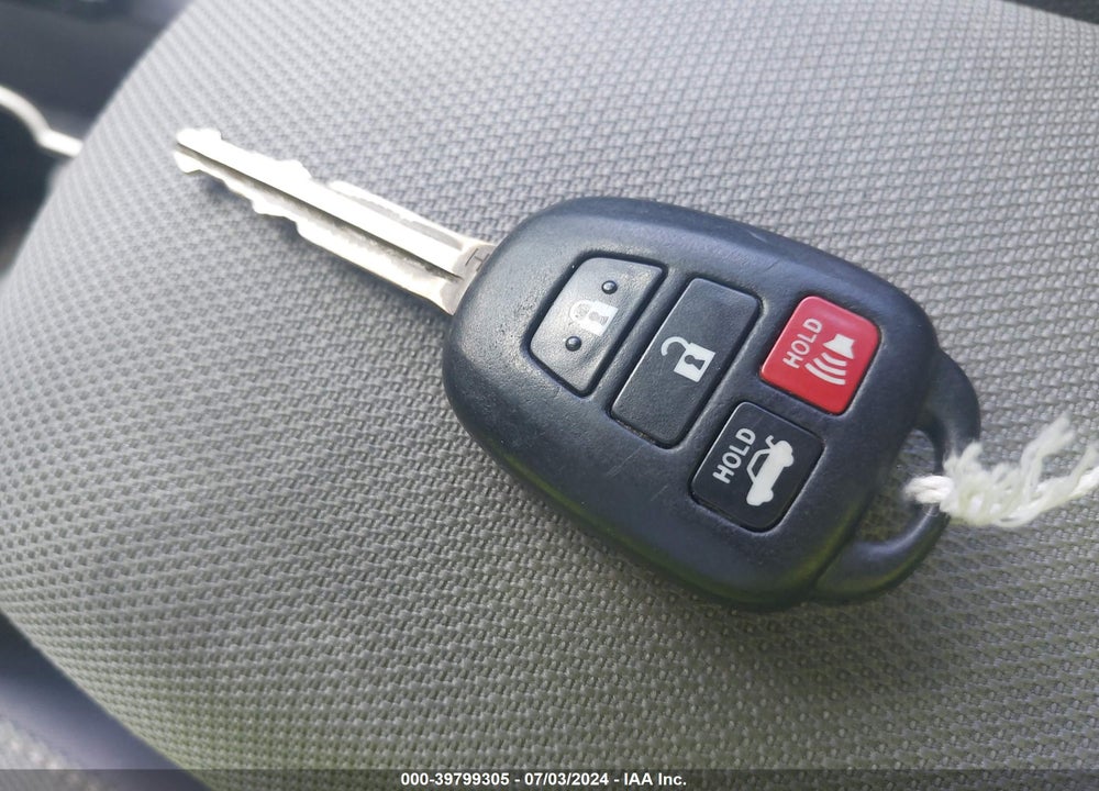 2014 TOYOTA COROLLA LE VIN: 2T1BURHE8EC187535