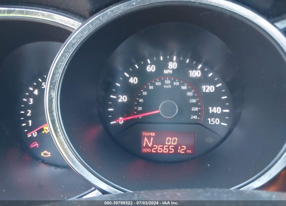 2013 KIA SORENTO LX V6 VIN: 5XYKT4A21DG370753