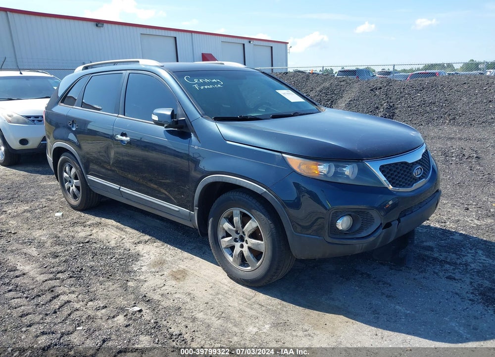 2013 KIA SORENTO LX V6 VIN: 5XYKT4A21DG370753