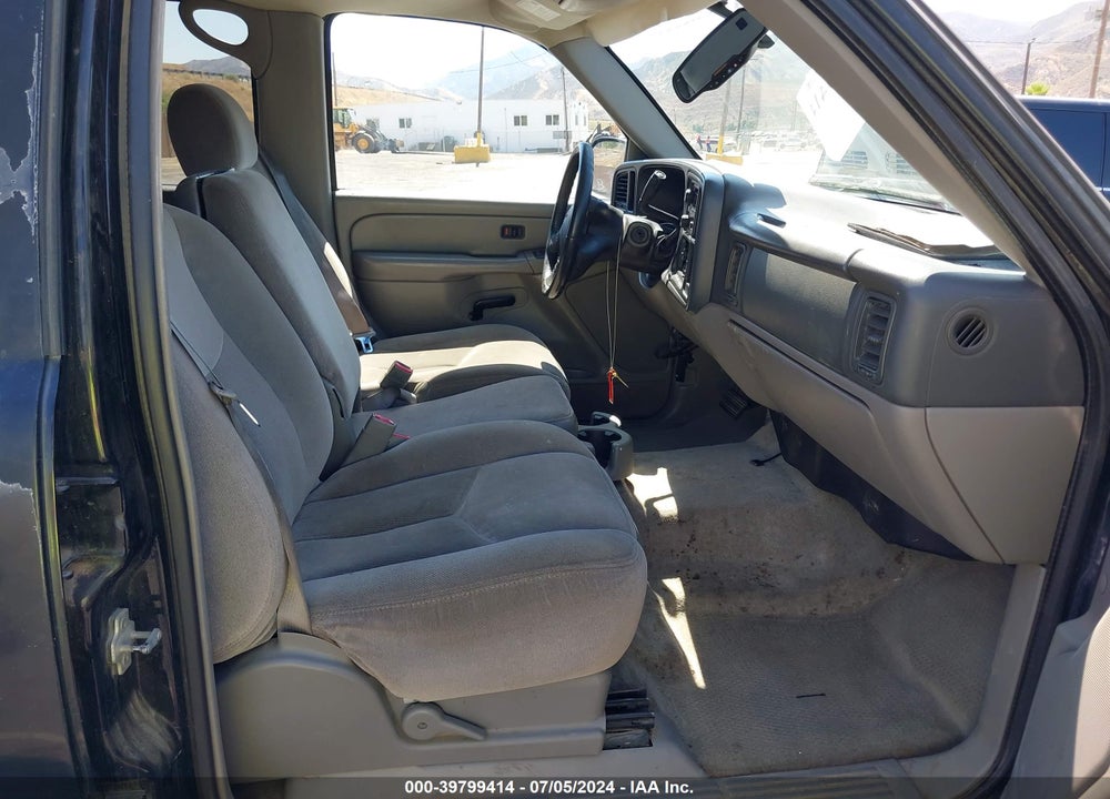 2005 GMC YUKON XL 1500 SLE VIN: 1GKEC16Z55J148112