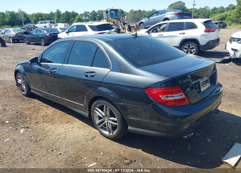 2013 MERCEDES-BENZ C 300 LUXURY 4MATIC/SPORT 4MATIC VIN: WDDGF8AB1DR243867