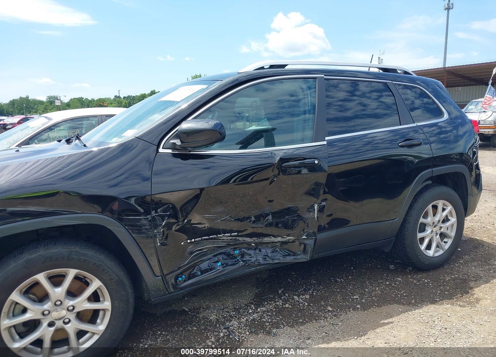2017 JEEP CHEROKEE LATITUDE 4X4 VIN: 1C4PJMCB8HW655287