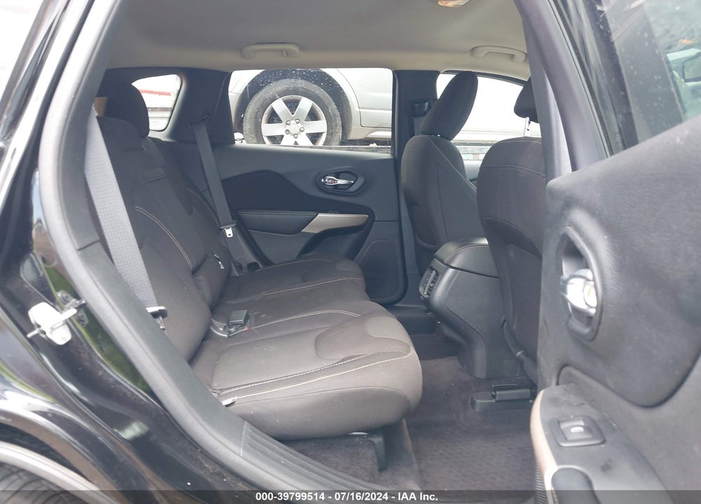2017 JEEP CHEROKEE LATITUDE 4X4 VIN: 1C4PJMCB8HW655287