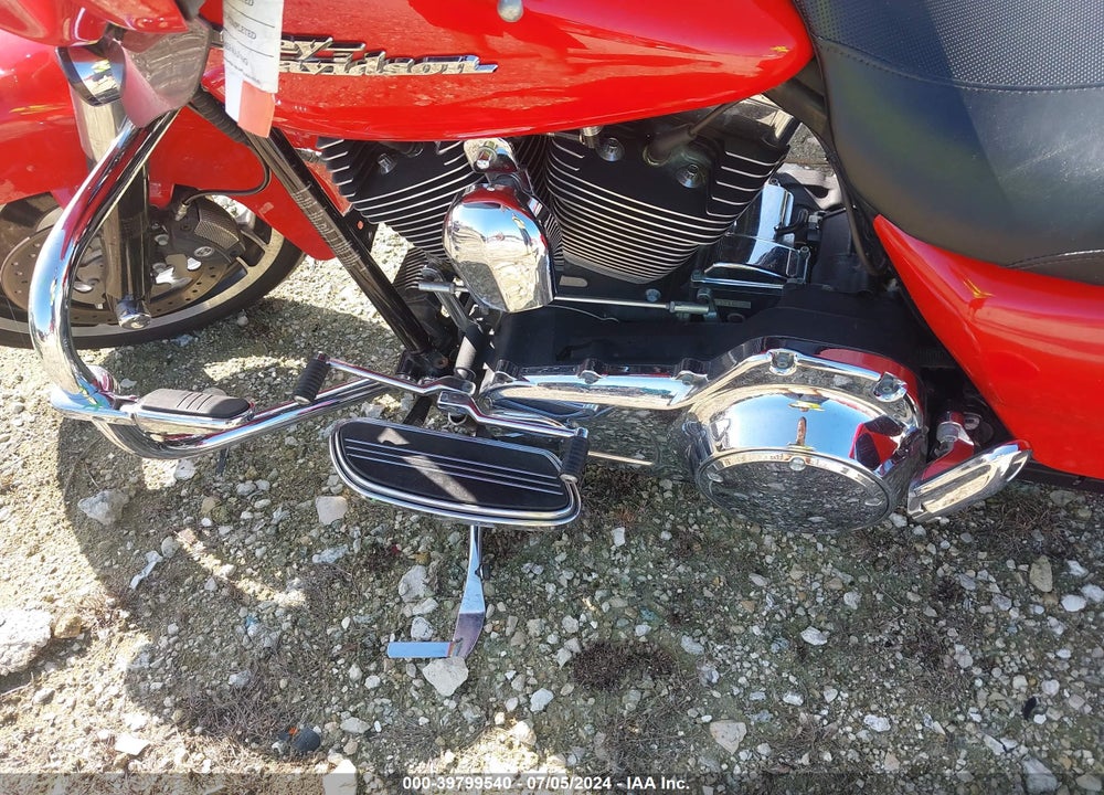2010 HARLEY-DAVIDSON FLHX VIN: 1HD1KB419AB610464
