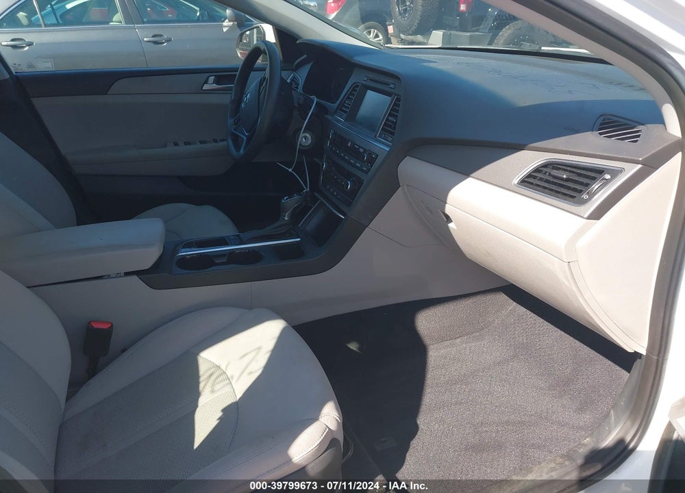 2016 HYUNDAI SONATA SE VIN: 5NPE24AF5GH302178