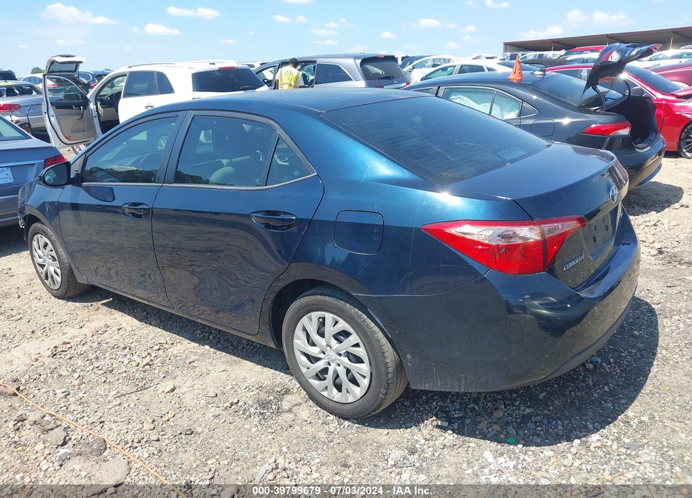 2018 TOYOTA COROLLA LE VIN: 5YFBURHE3JP848964
