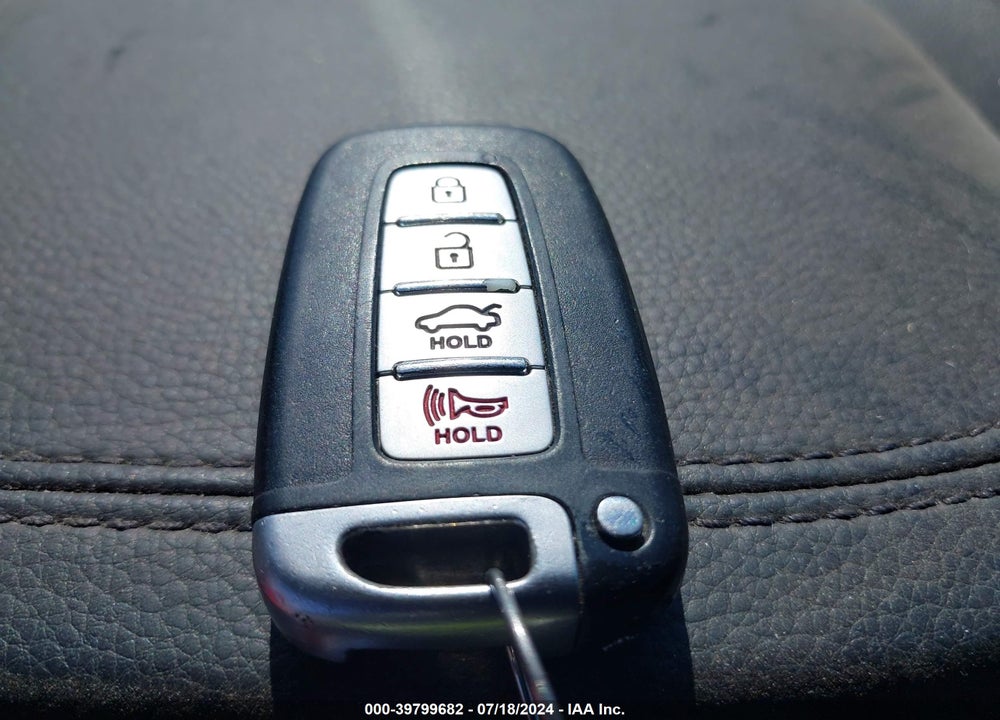 2013 HYUNDAI ELANTRA GT VIN: KMHD35LE8DU105022