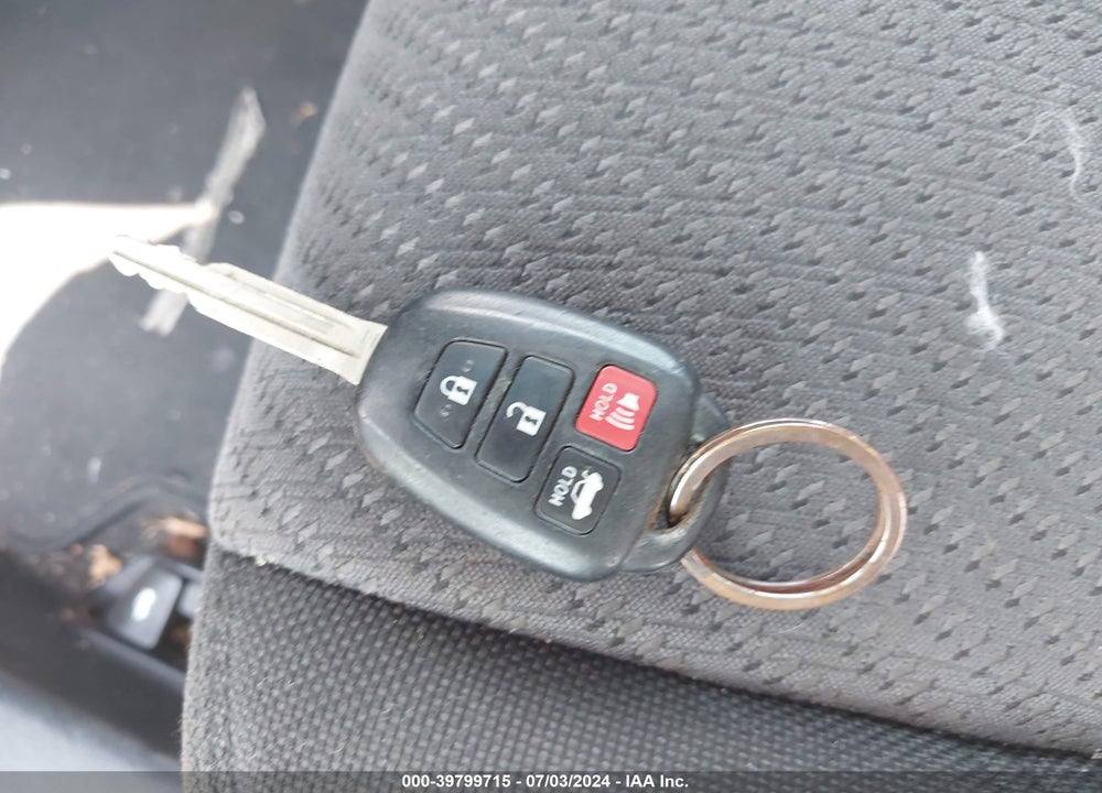 2016 TOYOTA CAMRY VIN: 4T4BF1FK1GR582300