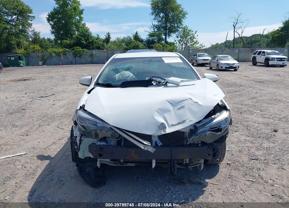 2018 TOYOTA COROLLA LE VIN: 5YFBURHE0JP753567