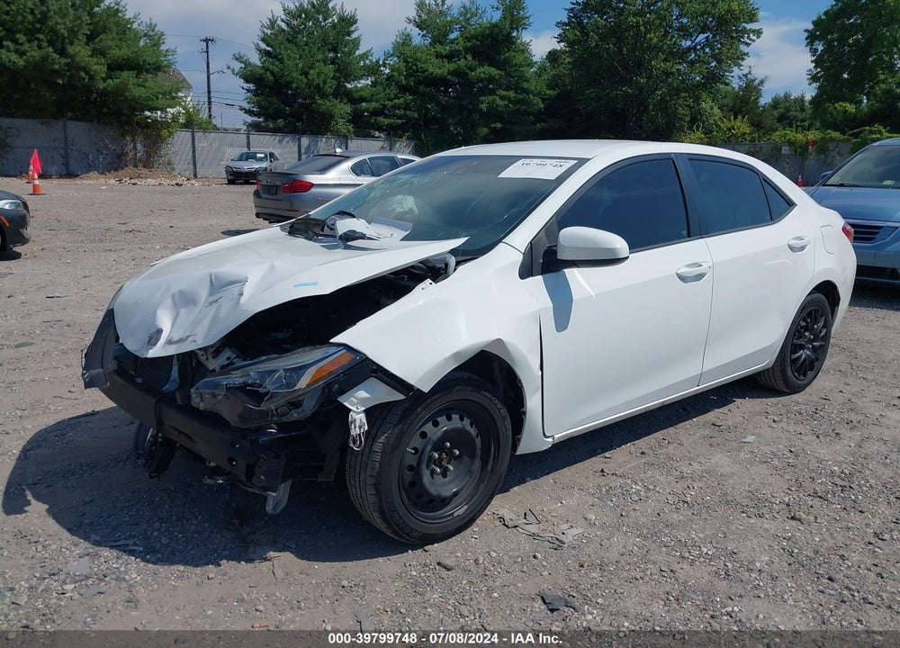 2018 TOYOTA COROLLA LE VIN: 5YFBURHE0JP753567