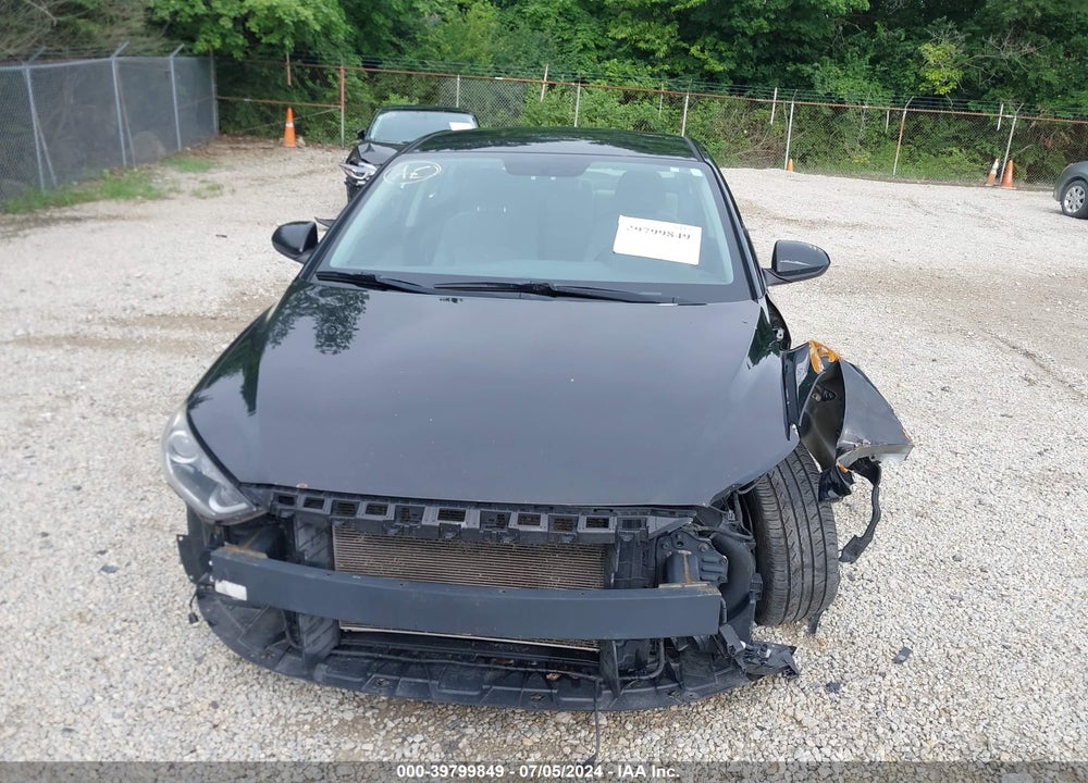 2017 HYUNDAI ELANTRA SE VIN: 5NPD84LF6HH070103