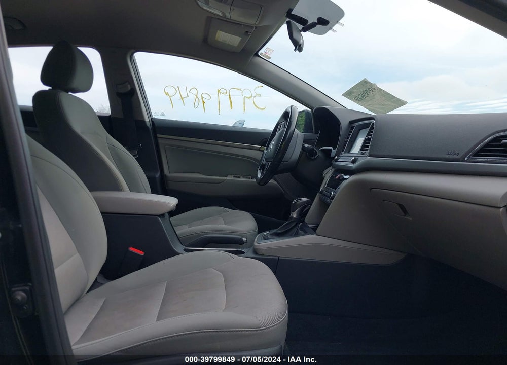 2017 HYUNDAI ELANTRA SE VIN: 5NPD84LF6HH070103