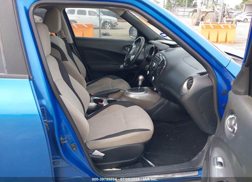 2011 NISSAN JUKE SV VIN: JN8AF5MR7BT003850