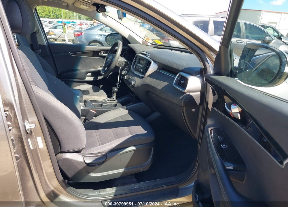 2016 KIA SORENTO VIN: 5XYPG4A32GG074373