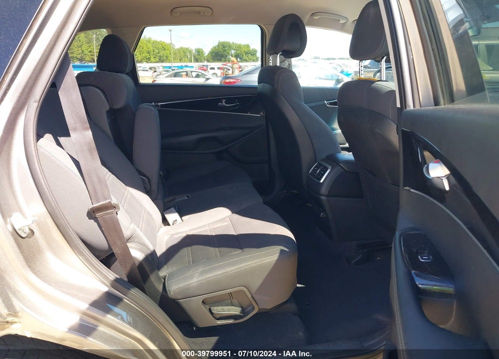 2016 KIA SORENTO VIN: 5XYPG4A32GG074373