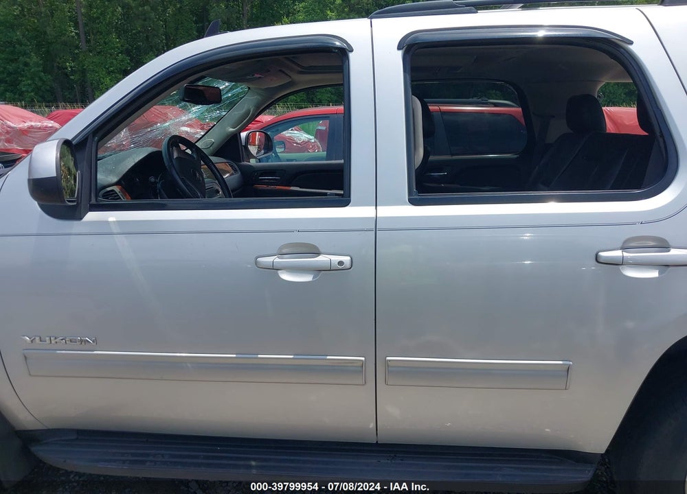 2011 GMC YUKON SLT VIN: 1GKS2CE0XBR370632