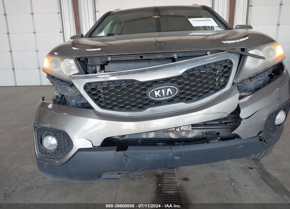 2011 KIA SORENTO LX VIN: 5XYKTDA14BG057619