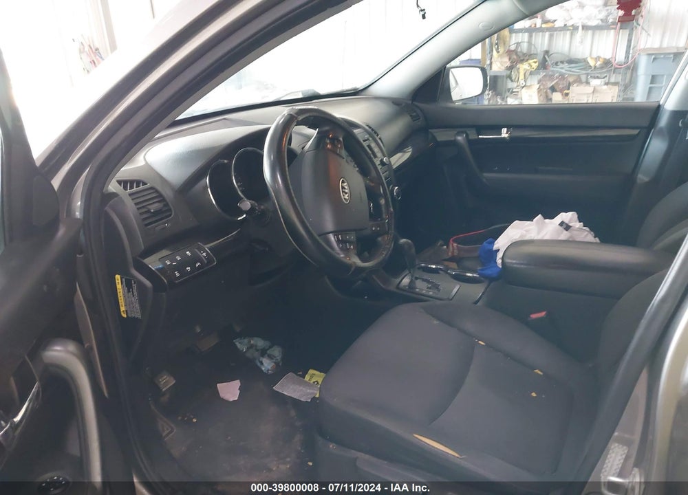 2011 KIA SORENTO LX VIN: 5XYKTDA14BG057619