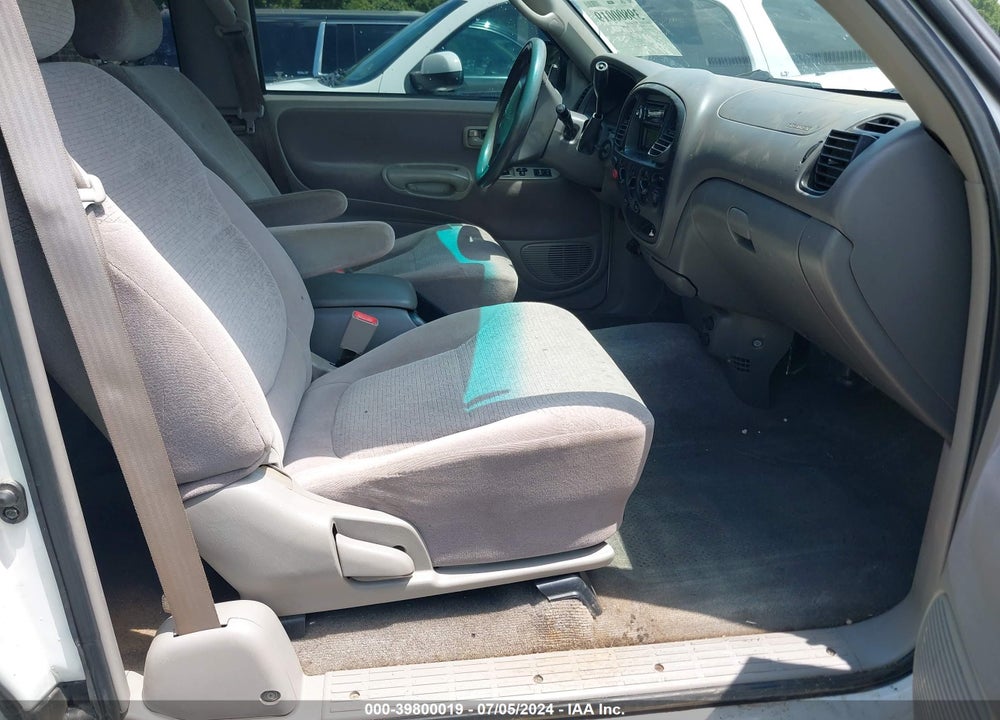 2000 TOYOTA TUNDRA LTD V8 VIN: 5TBRT3816YS024141