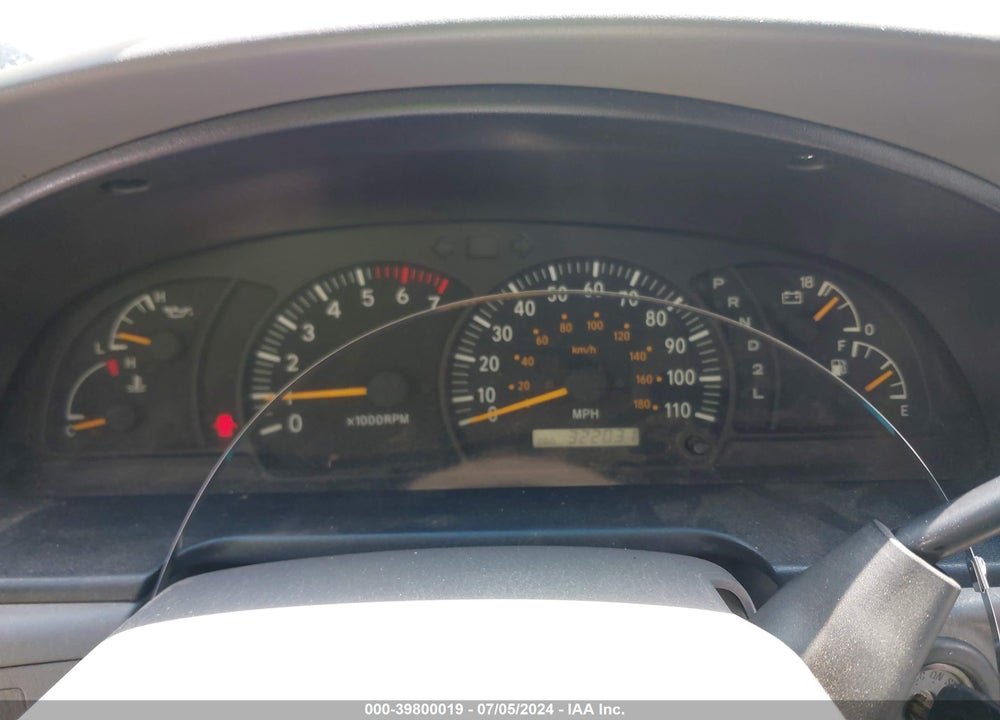 2000 TOYOTA TUNDRA LTD V8 VIN: 5TBRT3816YS024141