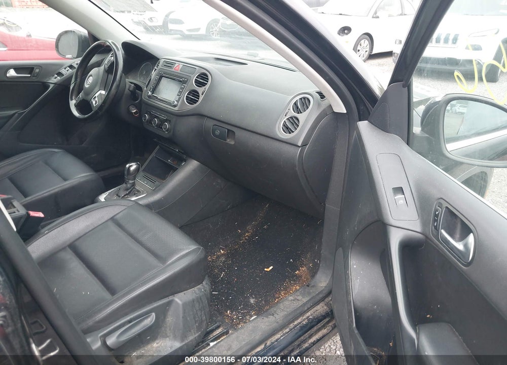 2011 VOLKSWAGEN TIGUAN S/SE/SEL VIN: WVGAV7AX8BW542954