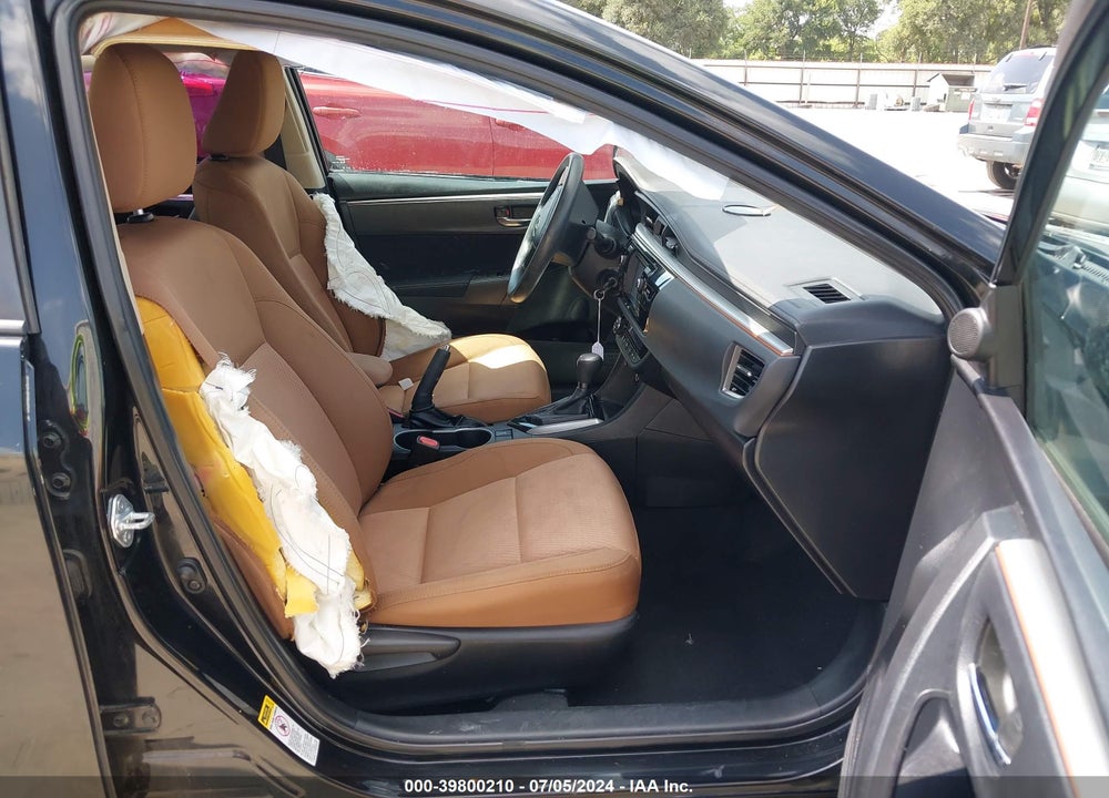 2015 TOYOTA COROLLA LE VIN: 5YFBURHE2FP187340
