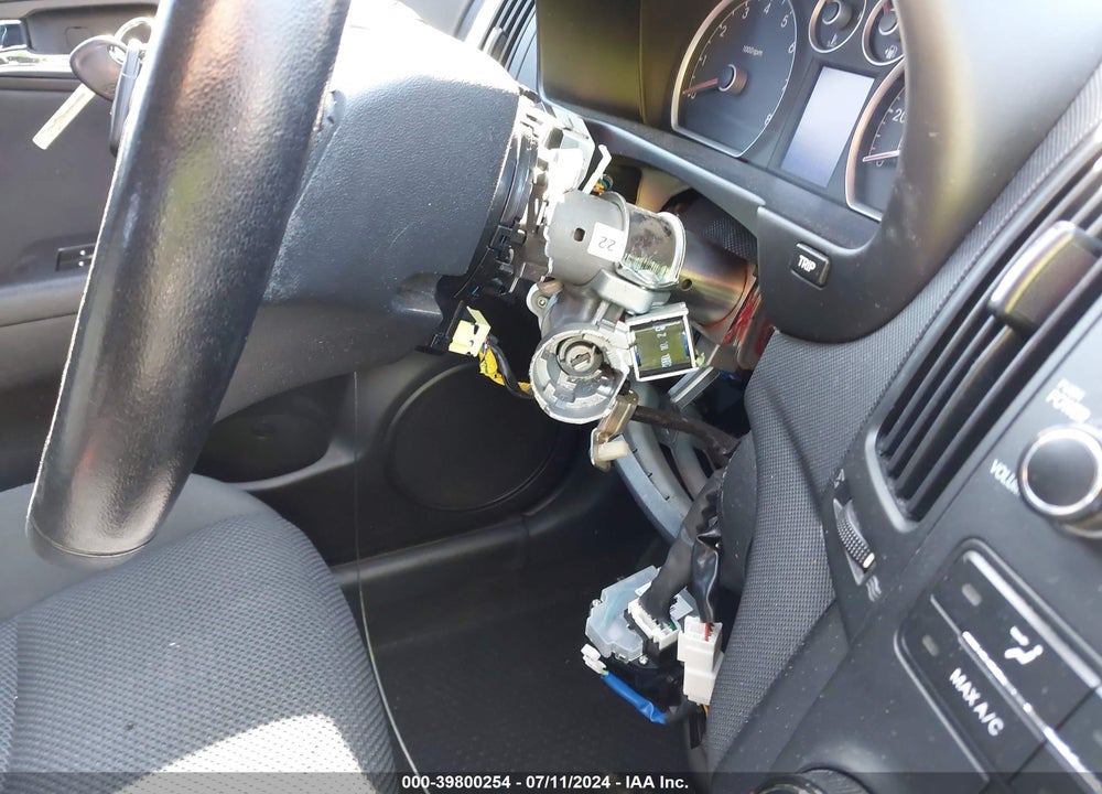 2010 HYUNDAI ELANTRA TOURING SE VIN: KMHDC8AE6AU064860