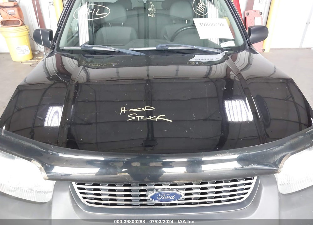 2004 FORD ESCAPE XLS VIN: 1FMYU92134DA19833