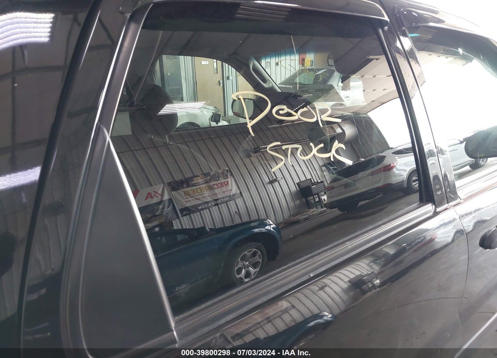 2004 FORD ESCAPE XLS VIN: 1FMYU92134DA19833