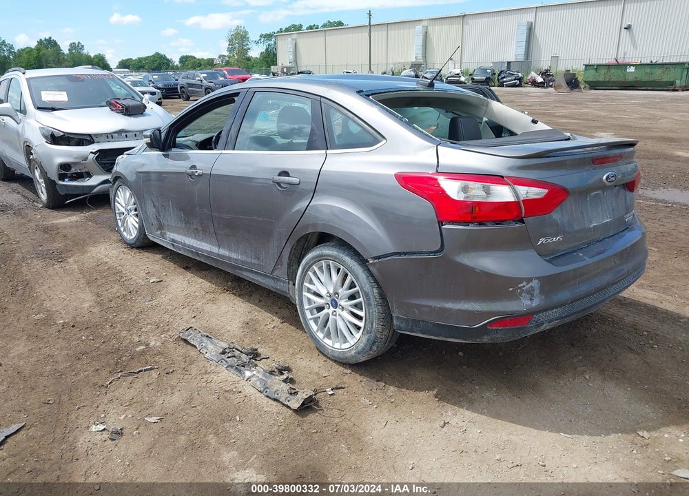 2014 FORD FOCUS TITANIUM VIN: 1FADP3J22EL174517