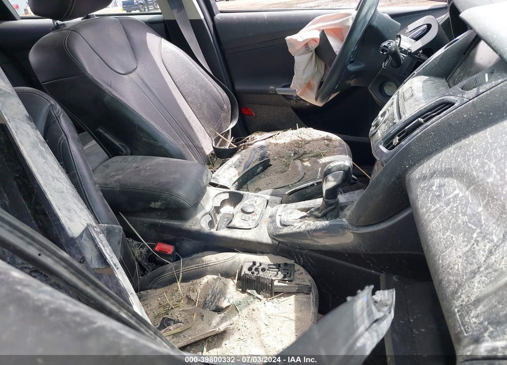 2014 FORD FOCUS TITANIUM VIN: 1FADP3J22EL174517