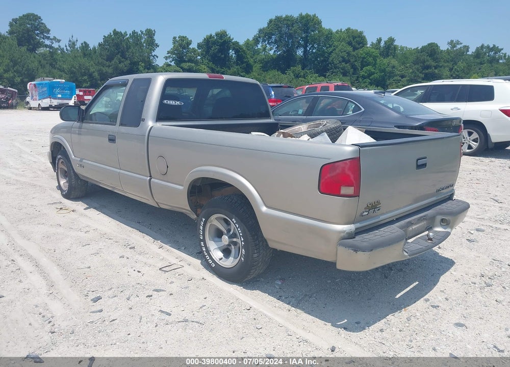 1998 CHEVROLET S-10 LS FLEETSIDE VIN: 1GCCS1949WK260736