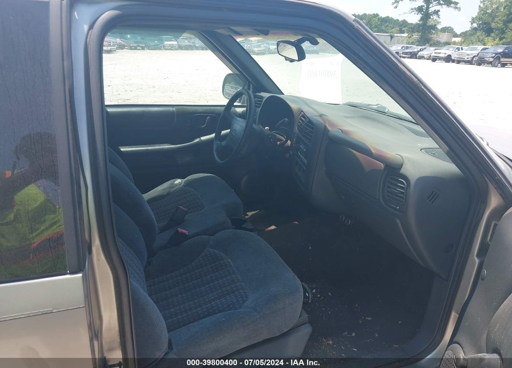 1998 CHEVROLET S-10 LS FLEETSIDE VIN: 1GCCS1949WK260736